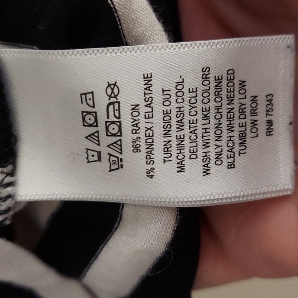 TAHARI Black and White Striped Elbow Sleeve Pullover Pleated Top - Picture 8 of 8